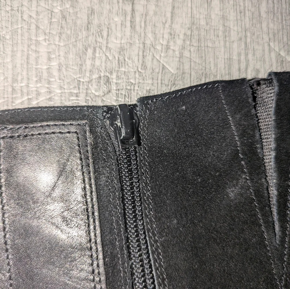 Bandolino Black Suade Heeled Boots. Size 8M - Picture 7 of 7